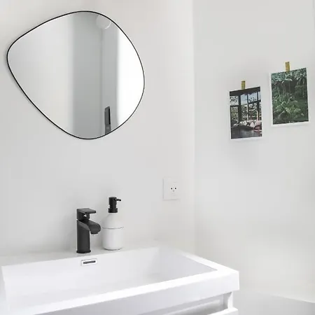 Centre D'antibes - 2 Chambres Avec Parking * Αντίμπ