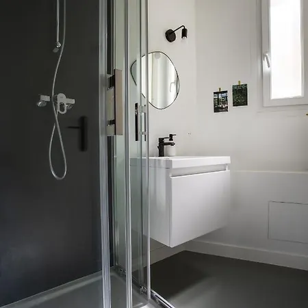 Centre D'antibes - 2 Chambres Avec Parking Apartment *