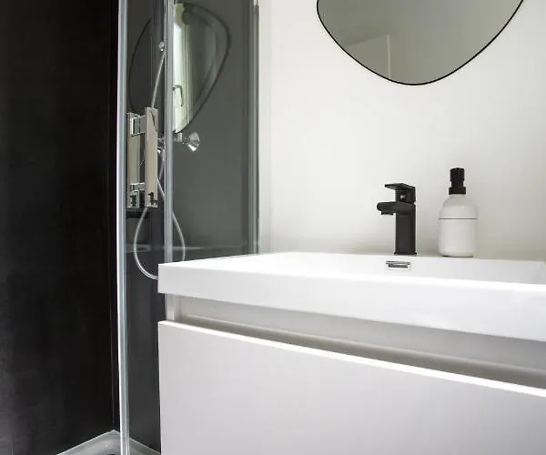 Centre D'antibes - 2 Chambres Avec Parking Daire *