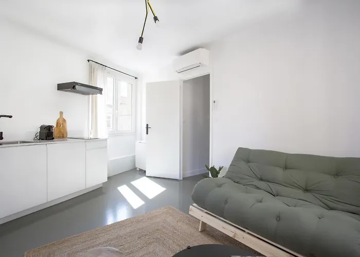 Centre D'antibes - 2 Chambres Avec Parking *