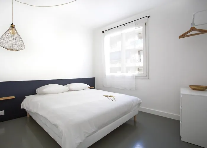 Centre D'antibes - 2 Chambres Avec Parking Daire