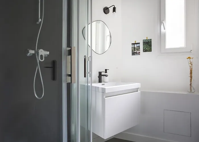 Centre D'antibes - 2 Chambres Avec Parking *